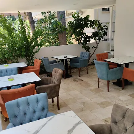 Hostal Atlas